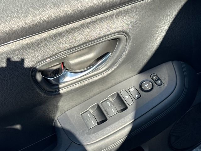 Certified 2023 Honda HR-V LX image 5