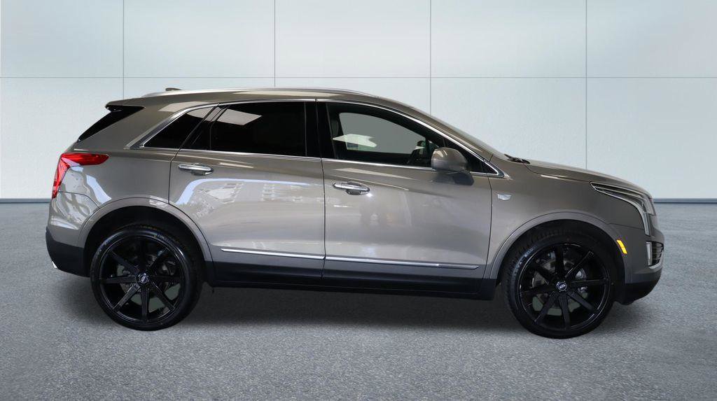 Used 2018 Cadillac XT5 Luxury w/ Driver Awareness Package AWD/4WD image 9