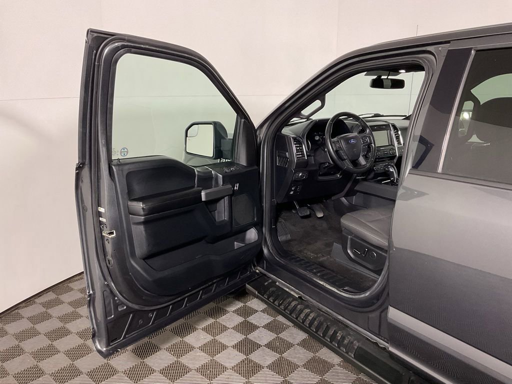 Used 2018 Ford F150 XLT w/ Equipment Group 302A Luxury AWD/4WD image 19