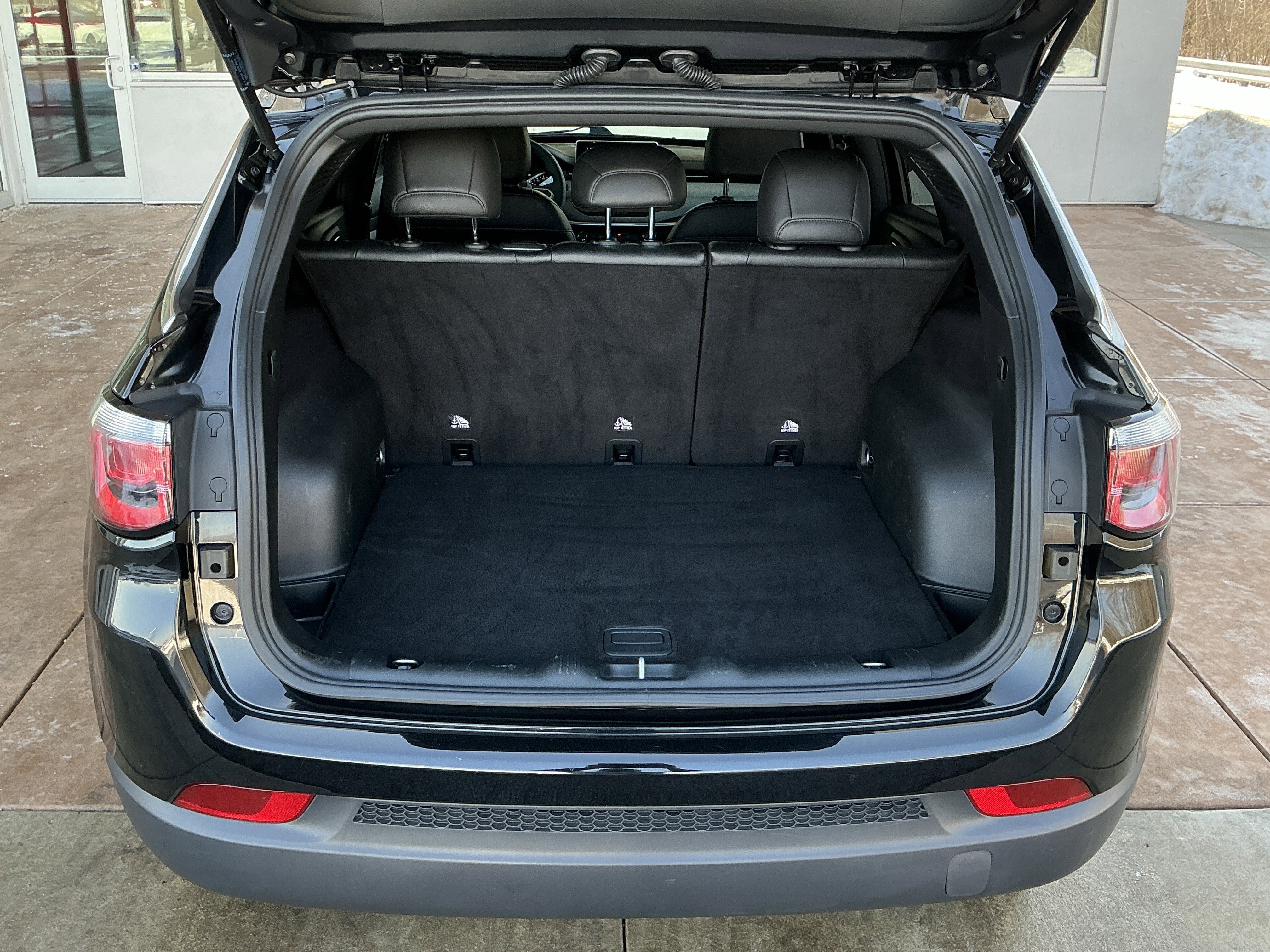 Used 2024 Jeep Compass Latitude image 24