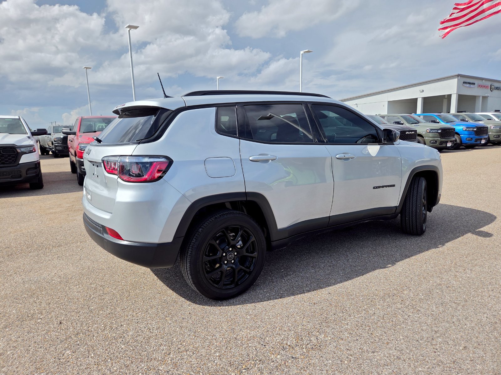 New 2026 Jeep Compass Latitude AWD/4WD image 7