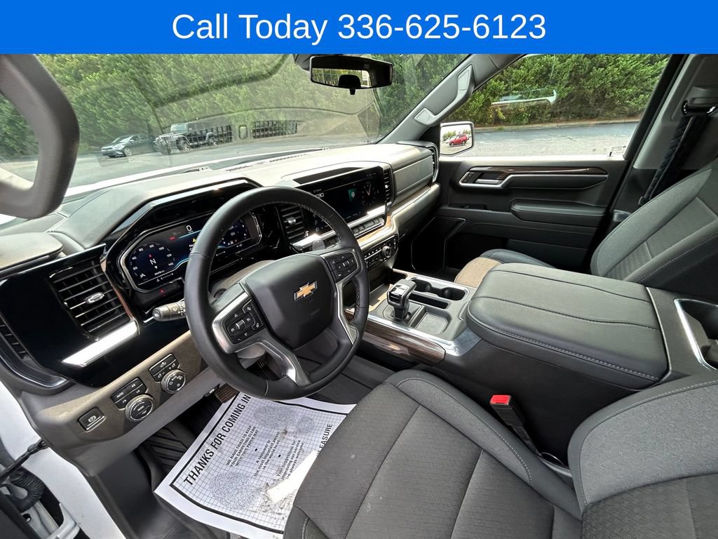Used 2024 Chevrolet Silverado 1500 LT AWD/4WD image 24