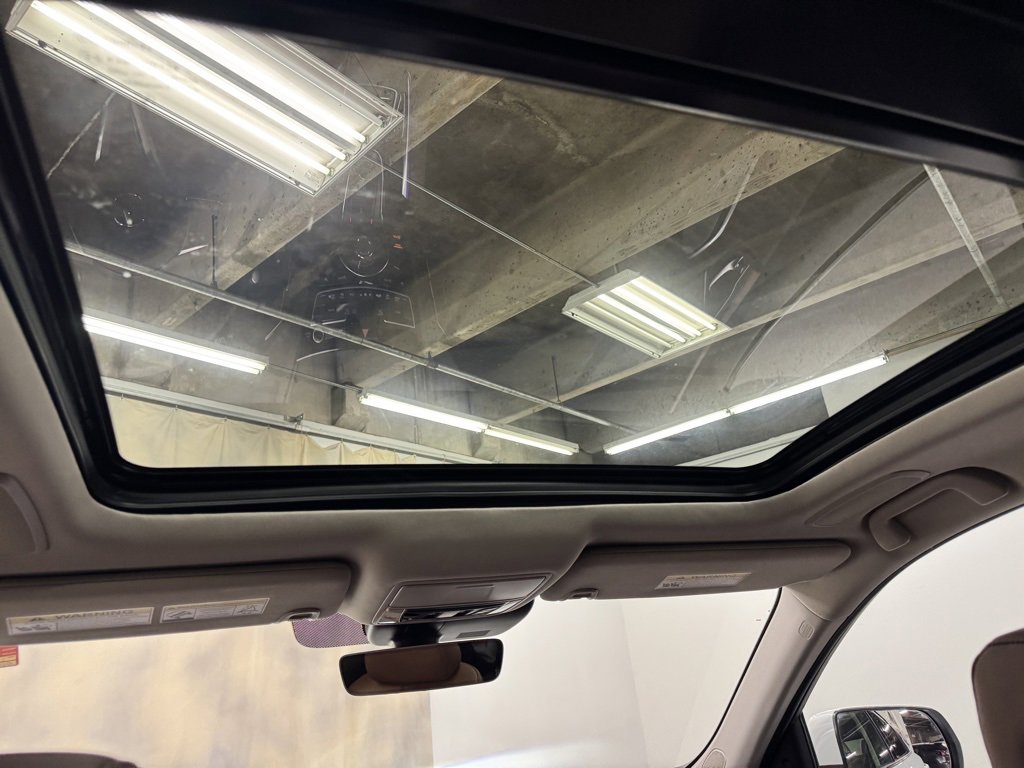 Used 2025 Acura RDX SH-AWD w/ Technology Package image 36