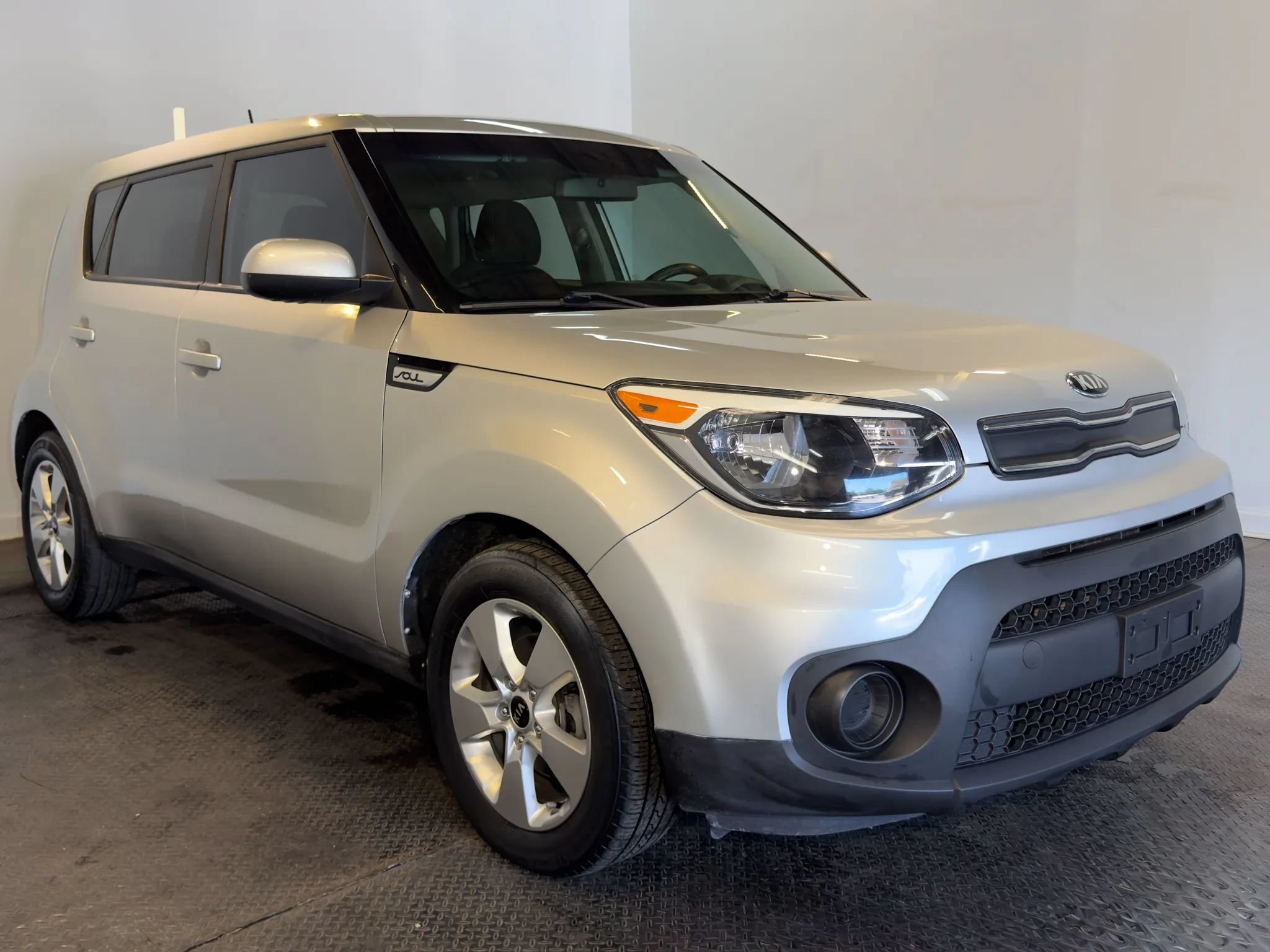 Used 2017 Kia Soul FWD image 2