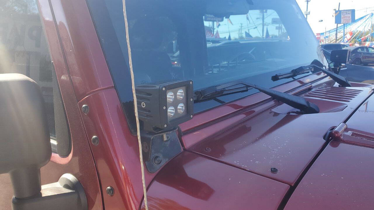 Used 2012 Jeep Wrangler Unlimited Sport image 28