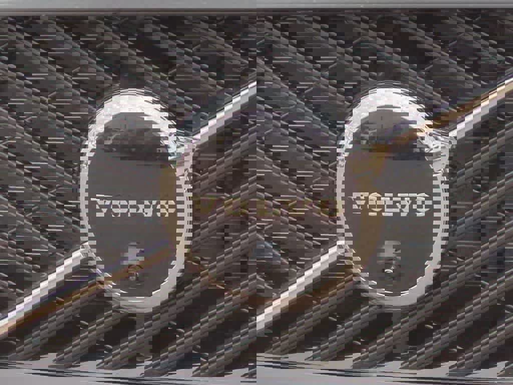 New 2026 Volvo XC60 B5 Plus w/ Protection Package Premier image 11