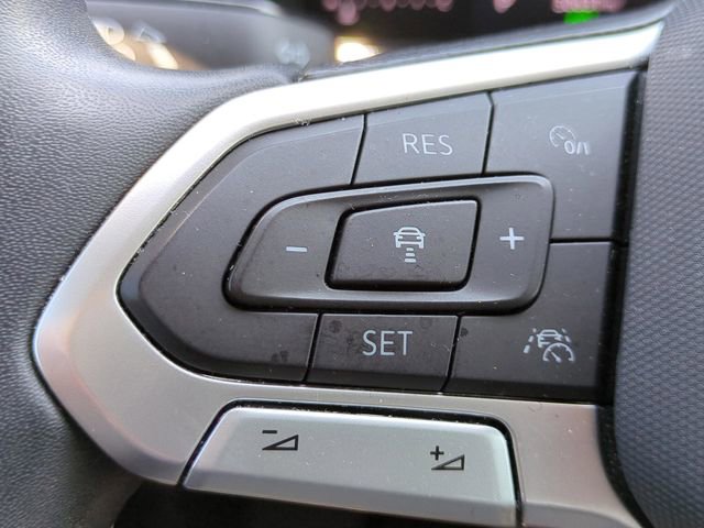 Used 2023 Volkswagen Taos SE image 29