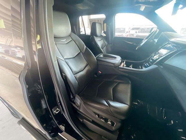 Used 2018 Cadillac Escalade Platinum image 30