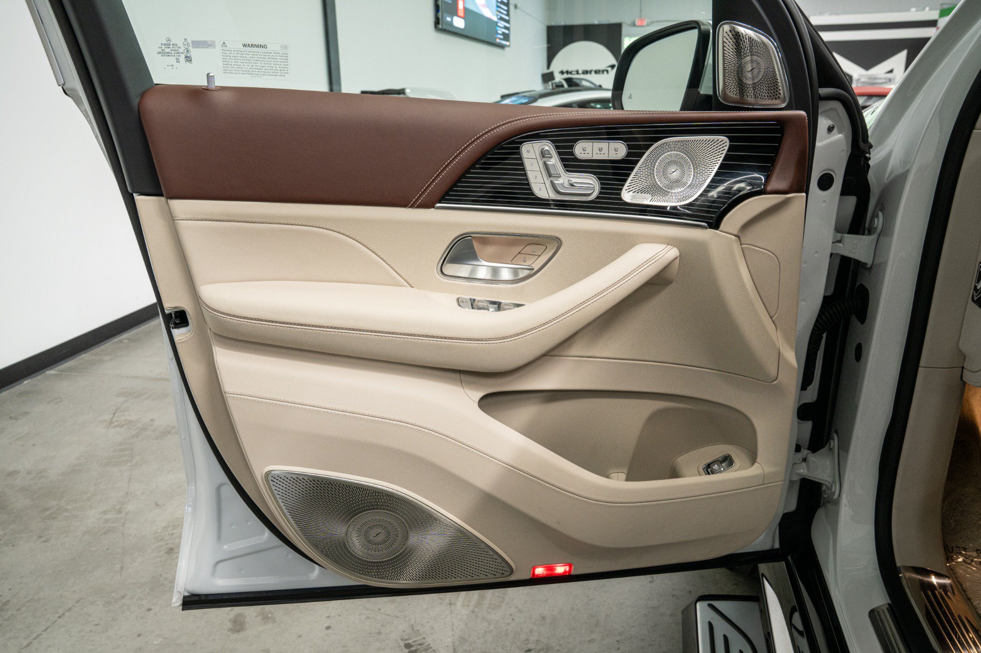 Used 2026 Mercedes-Benz Maybach GLS 600 4MATIC image 49