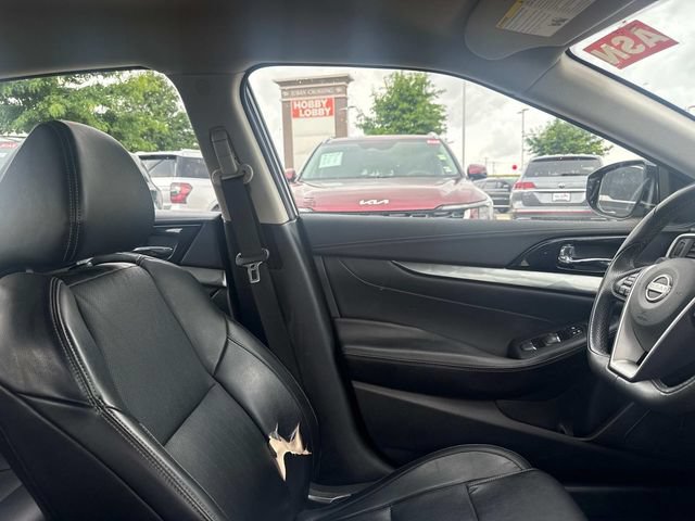 Used 2023 Nissan Maxima SV w/ Floor Mat Group FWD image 15
