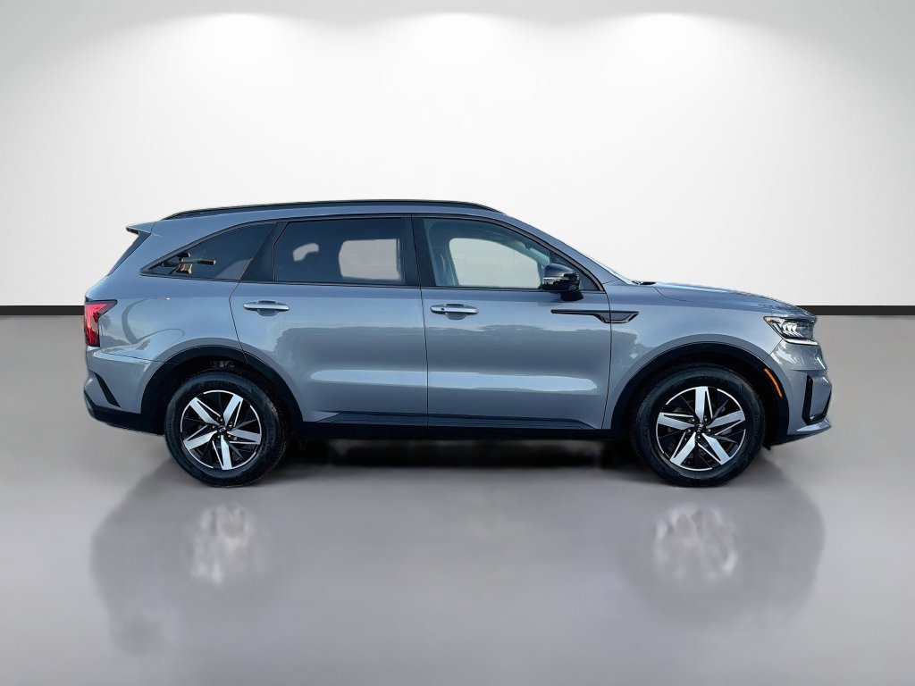 Used 2021 Kia Sorento S w/ Panoramic Sunroof Package FWD image 2