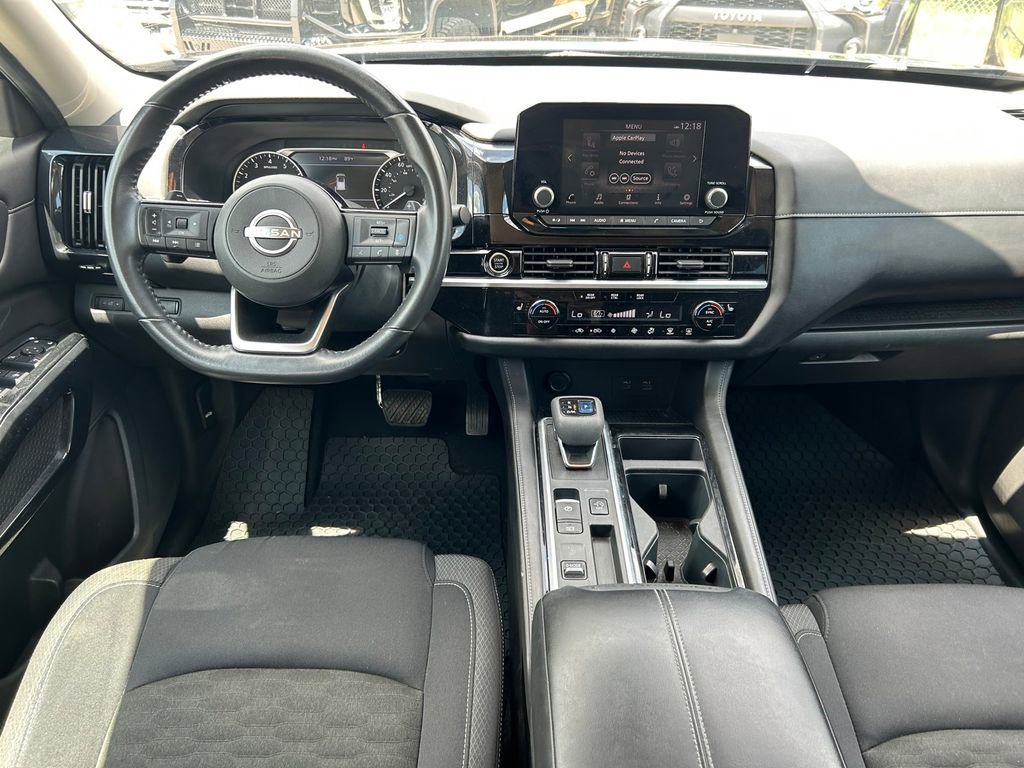 Used 2022 Nissan Pathfinder SV FWD image 15