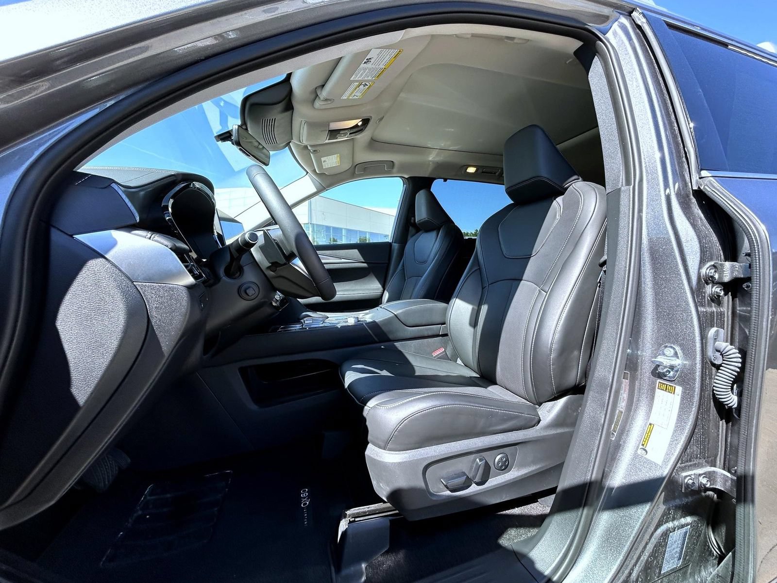 Used 2026 INFINITI QX60 Luxe w/ Cargo Package AWD/4WD image 10