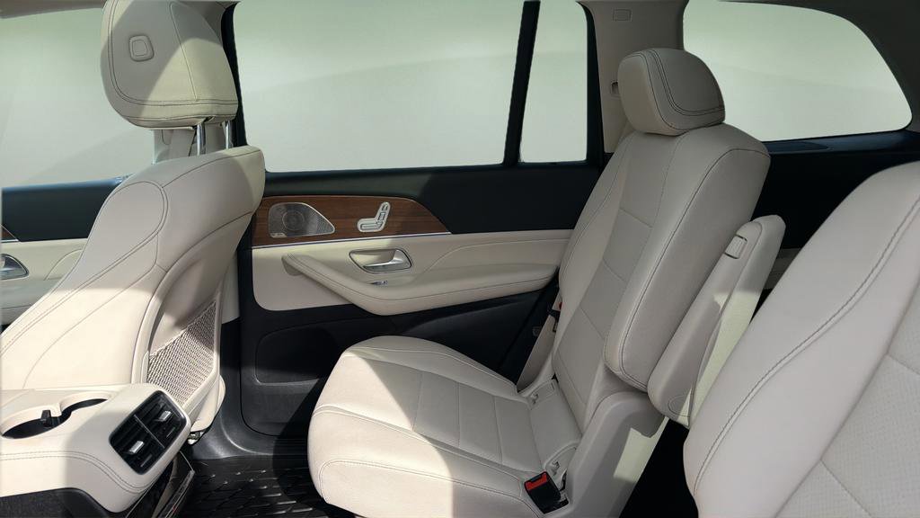 Used 2024 Mercedes-Benz GLS 450 4MATIC image 16