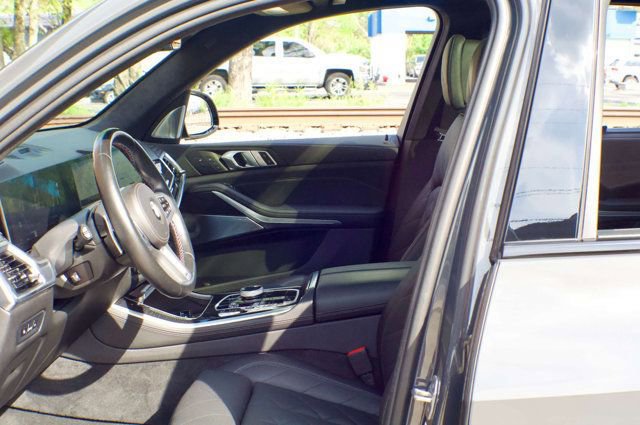 Used 2024 BMW X5 M60i AWD/4WD image 19