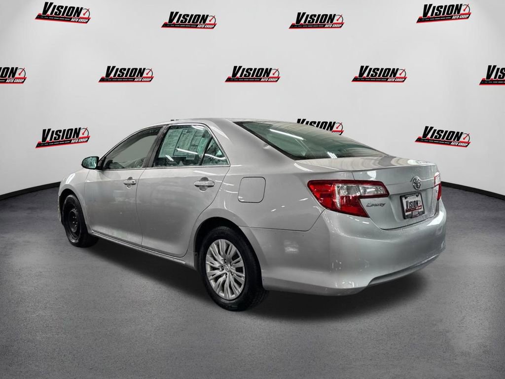 Used 2014 Toyota Camry LE image 7