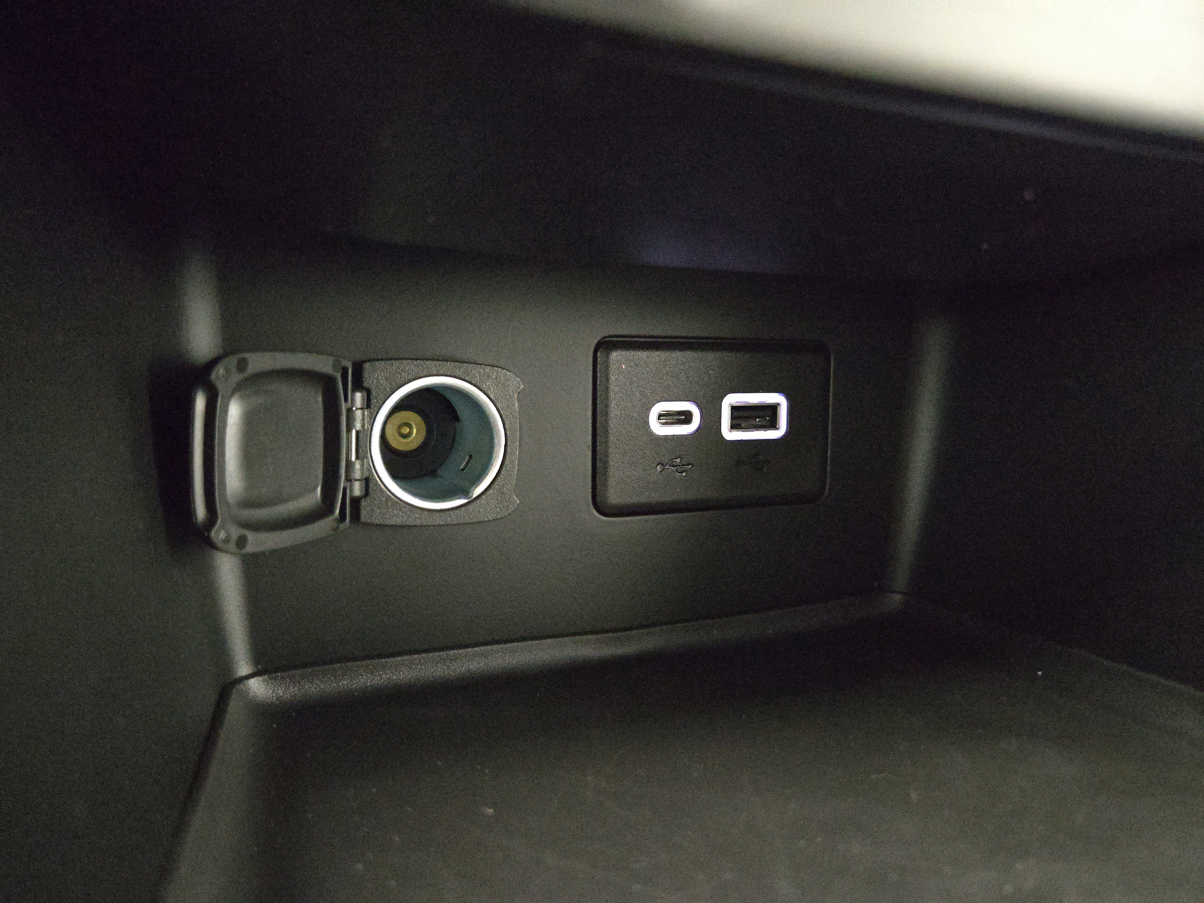 Certified 2023 GMC Acadia SLE image 28