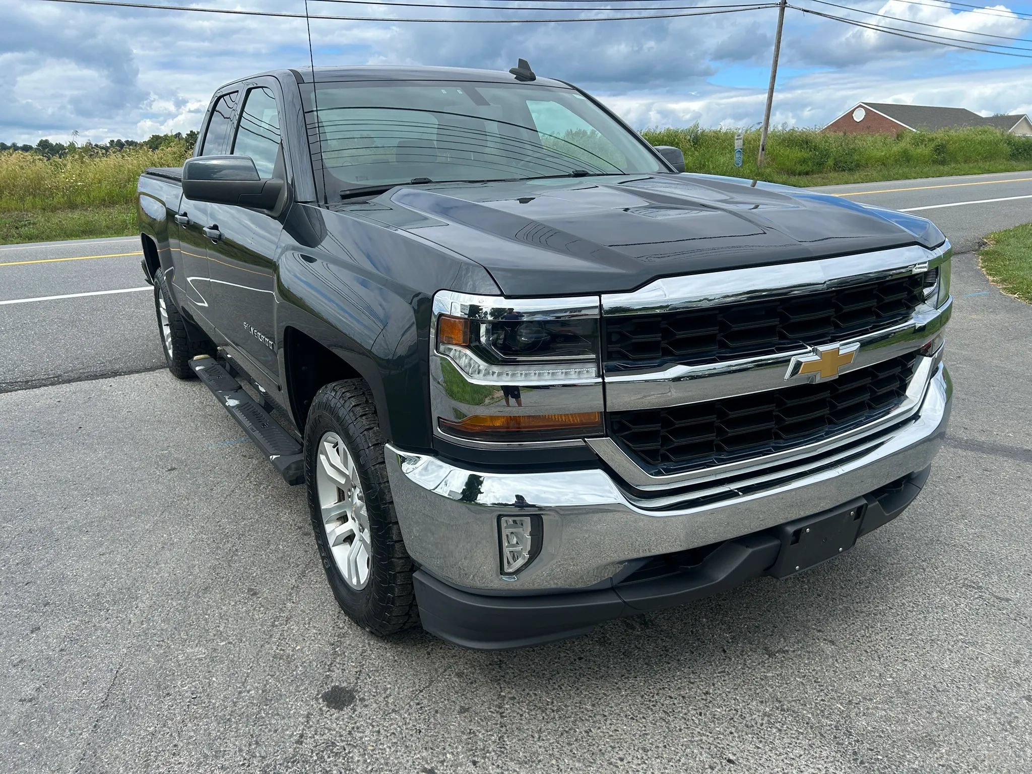 Used 2019 Chevrolet Silverado 1500 LT w/ All Star Edition AWD/4WD image 3