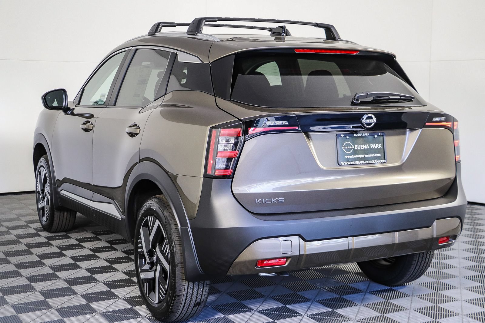 New 2027 Nissan Kicks SV FWD image 6