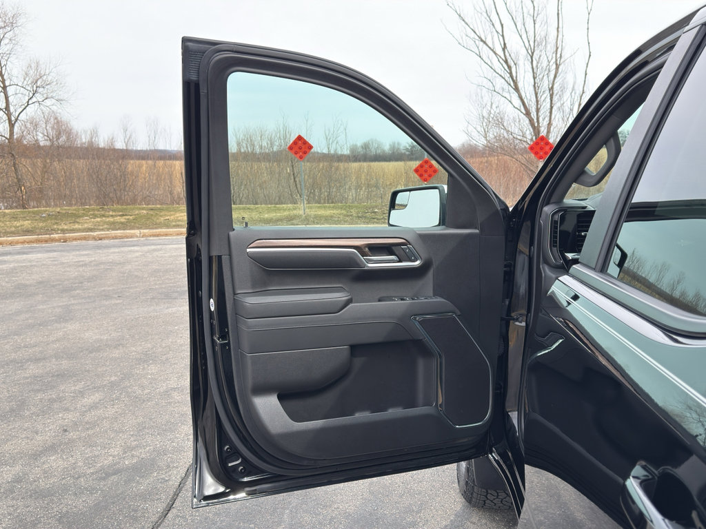 Used 2024 Chevrolet Silverado 1500 LT image 10