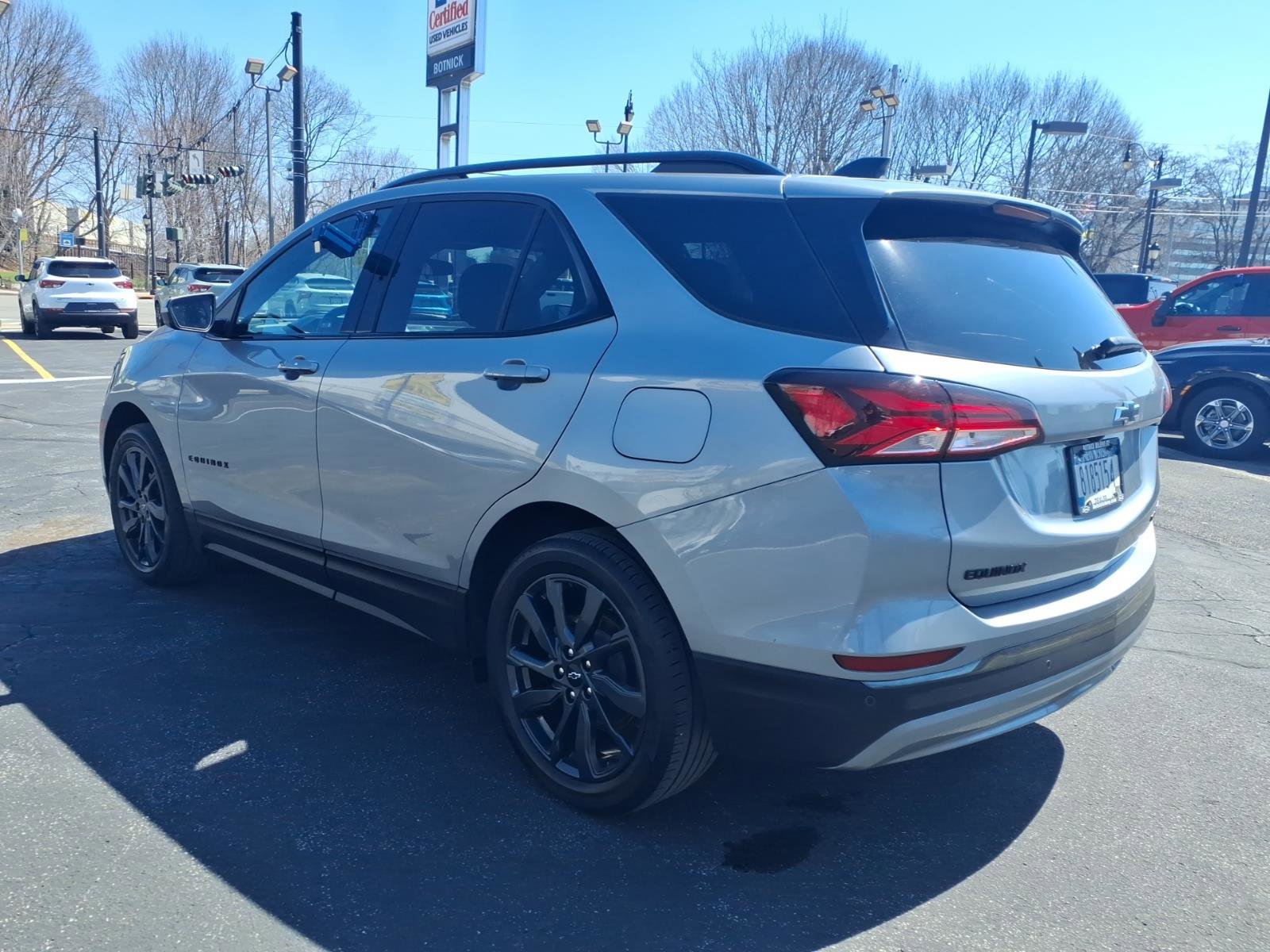 Used 2023 Chevrolet Equinox RS w/ RS Leather Package image 5