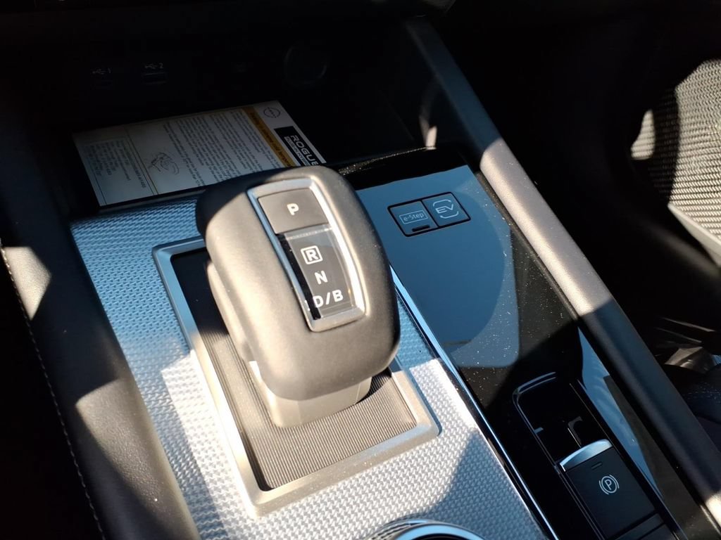 New 2026 Nissan Rogue Platinum AWD/4WD image 18