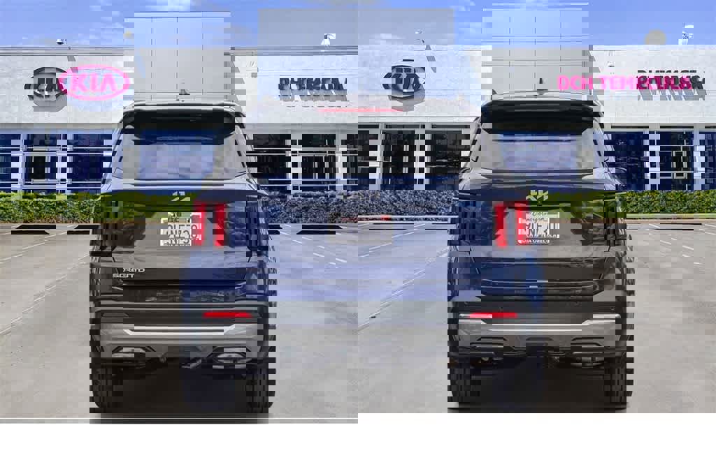Certified 2024 Kia Sorento EX image 5