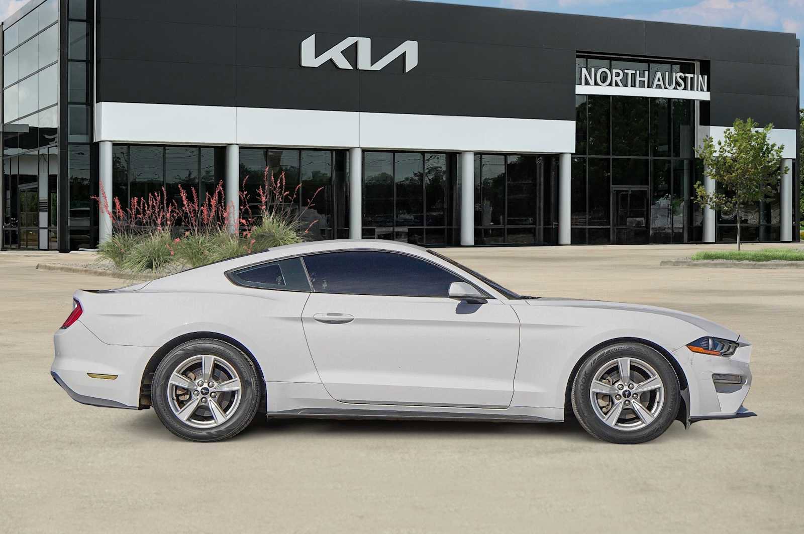 Used 2020 Ford Mustang Coupe image 7