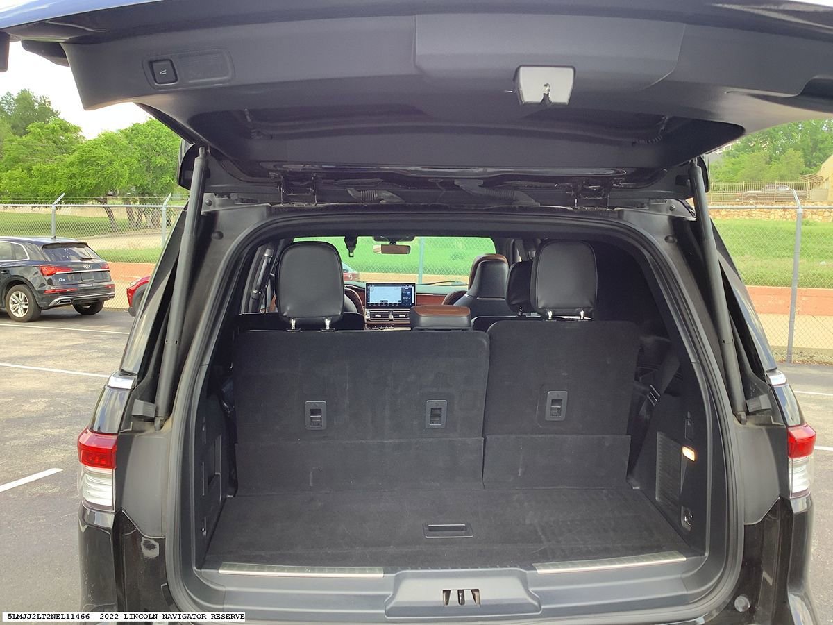 Used 2022 Lincoln Navigator Reserve AWD/4WD image 14