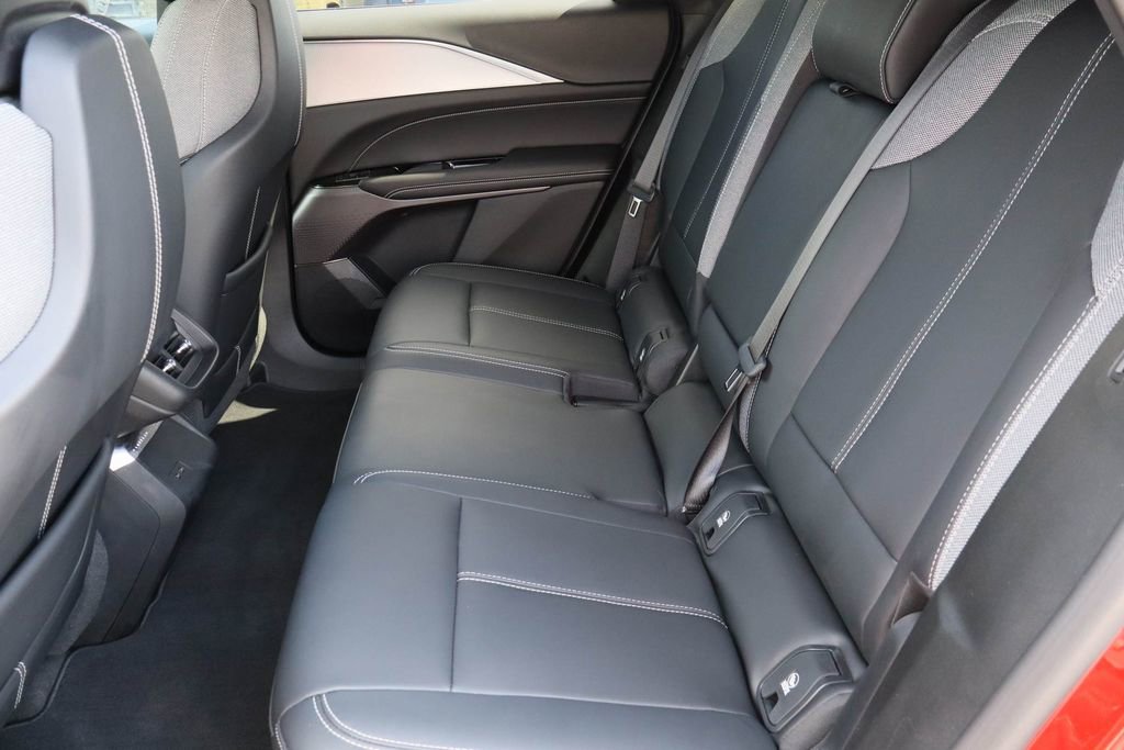 Used 2024 Cadillac Lyriq Tech AWD/4WD image 25