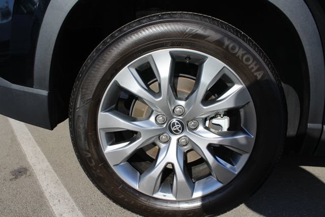 Certified 2025 Toyota Grand Highlander AWD image 12