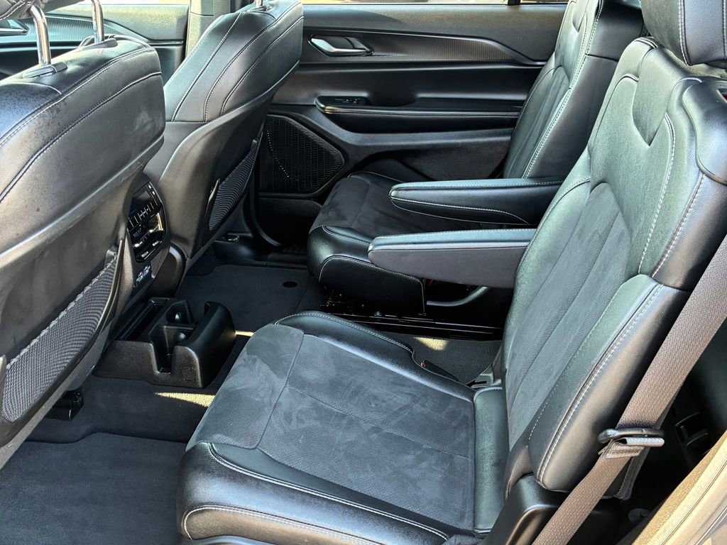 Used 2024 Jeep Grand Cherokee L Altitude image 14