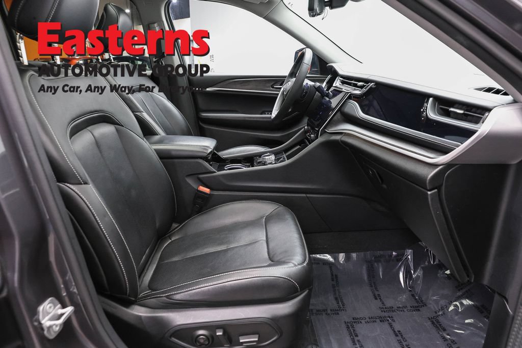Used 2022 Jeep Grand Cherokee Limited 4xe w/ Luxury Tech Group II AWD/4WD image 27