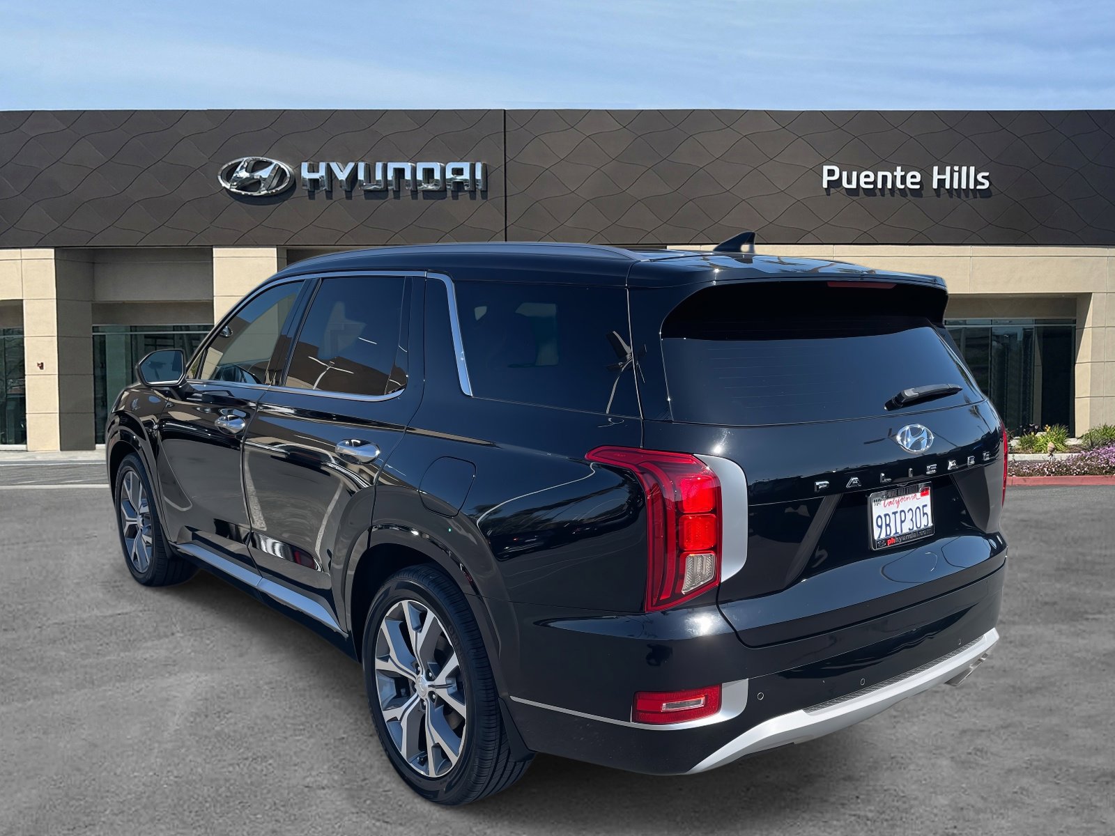 Certified 2022 Hyundai Palisade Limited w/ Cargo Package image 4