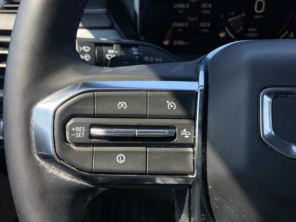 Used 2025 GMC Acadia Elevation image 27