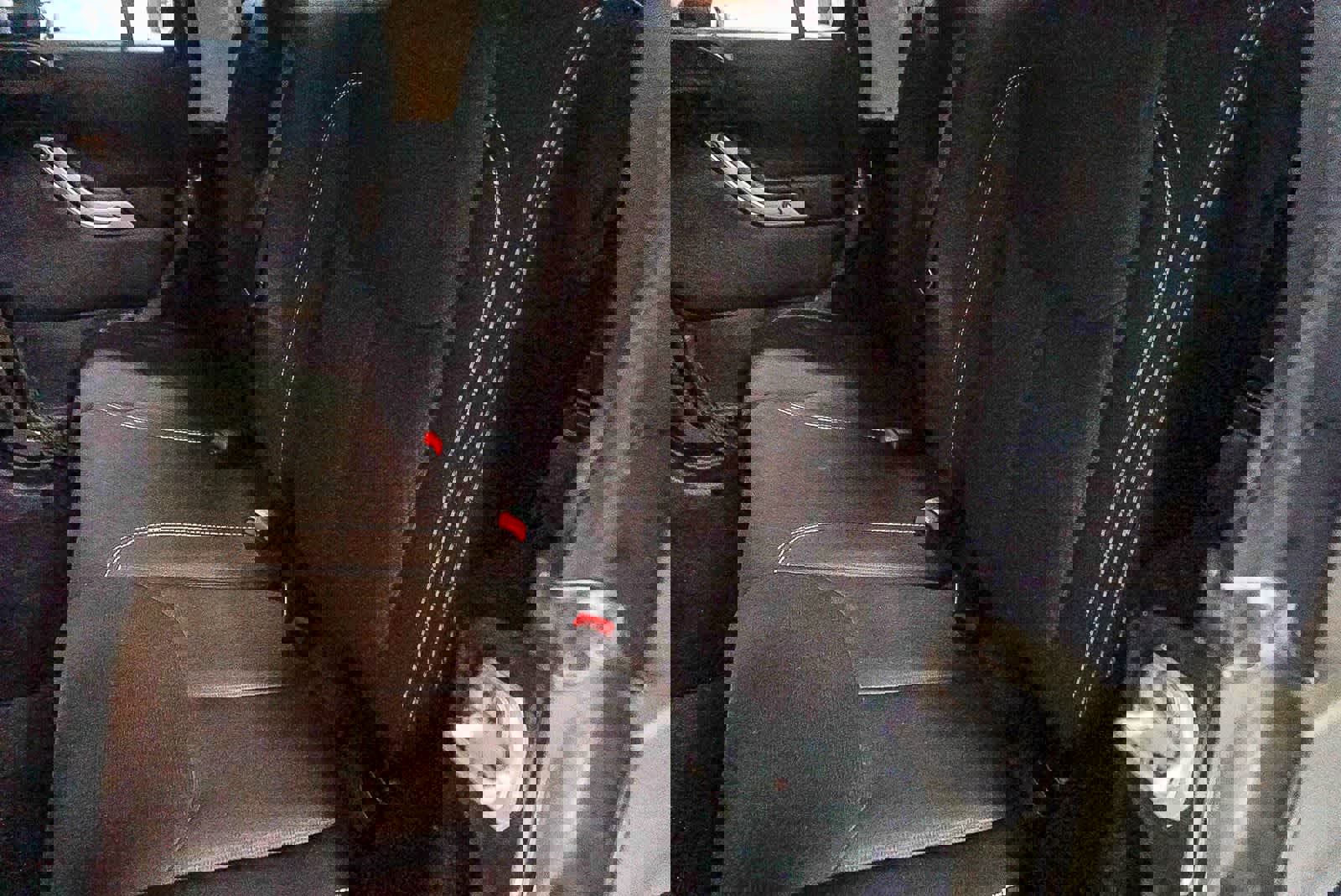 Used 2016 Jeep Wrangler Unlimited Rubicon w/ Connectivity Group image 21