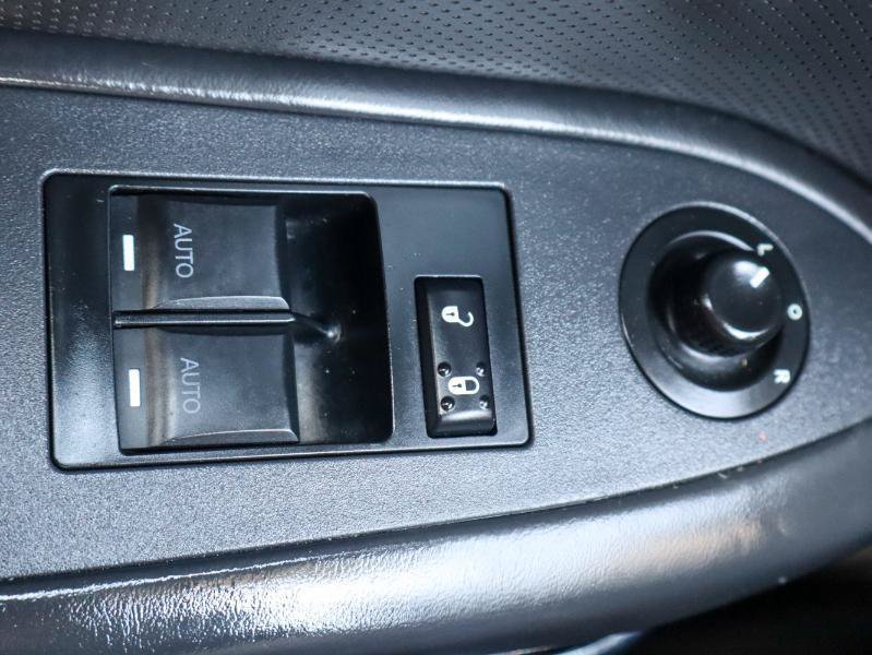 Used 2014 Dodge Challenger SXT Plus RWD image 19