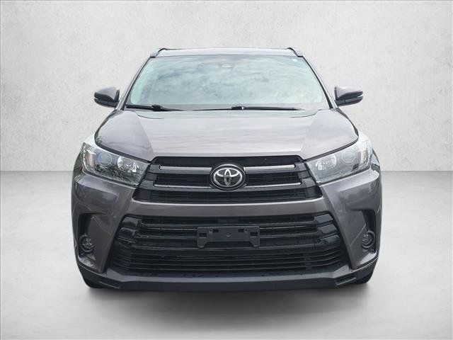 Used 2019 Toyota Highlander SE AWD/4WD image 2