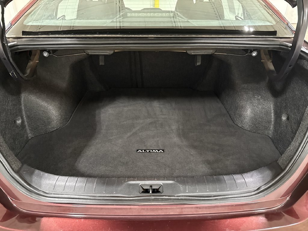 Used 2024 Nissan Altima 2.5 SV FWD image 23