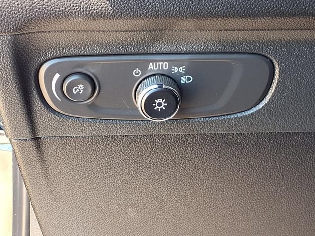 Used 2023 Buick Envision Essence AWD/4WD image 16