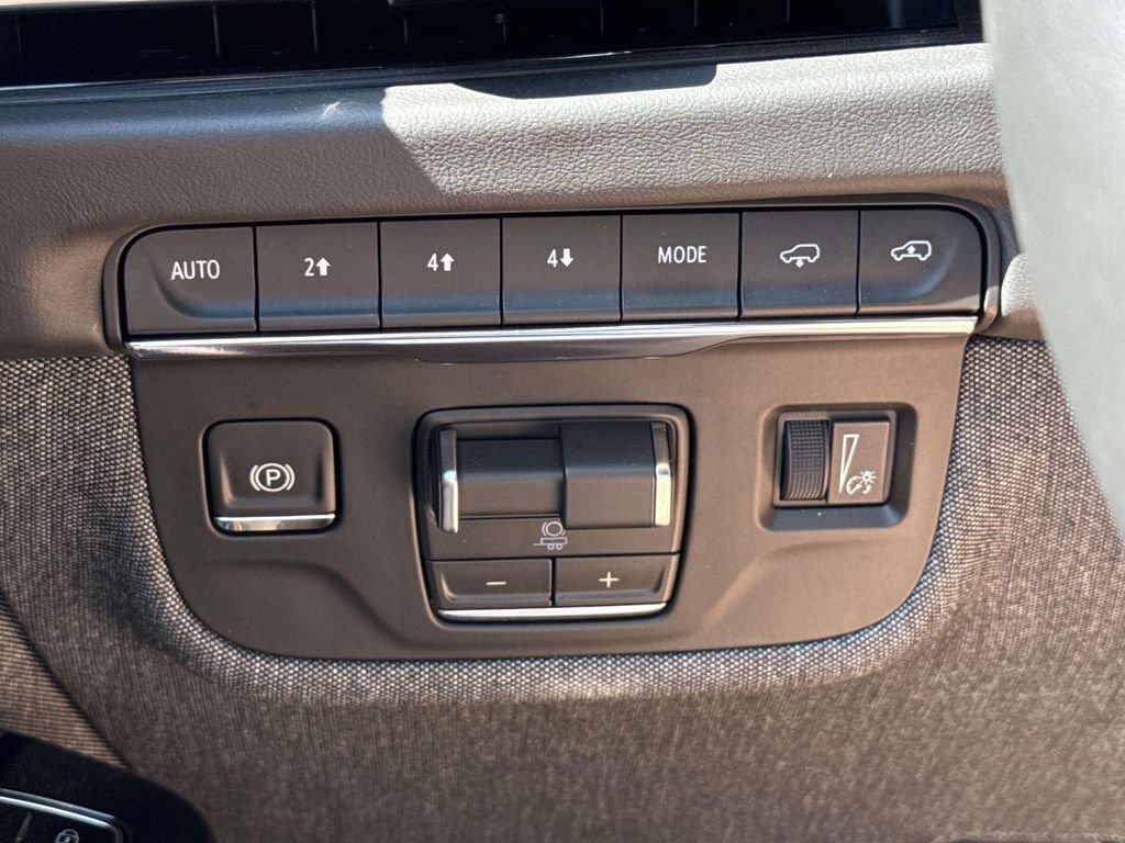 Used 2026 Cadillac Escalade Platinum Sport w/ LPO, ONYX Package AWD/4WD image 47