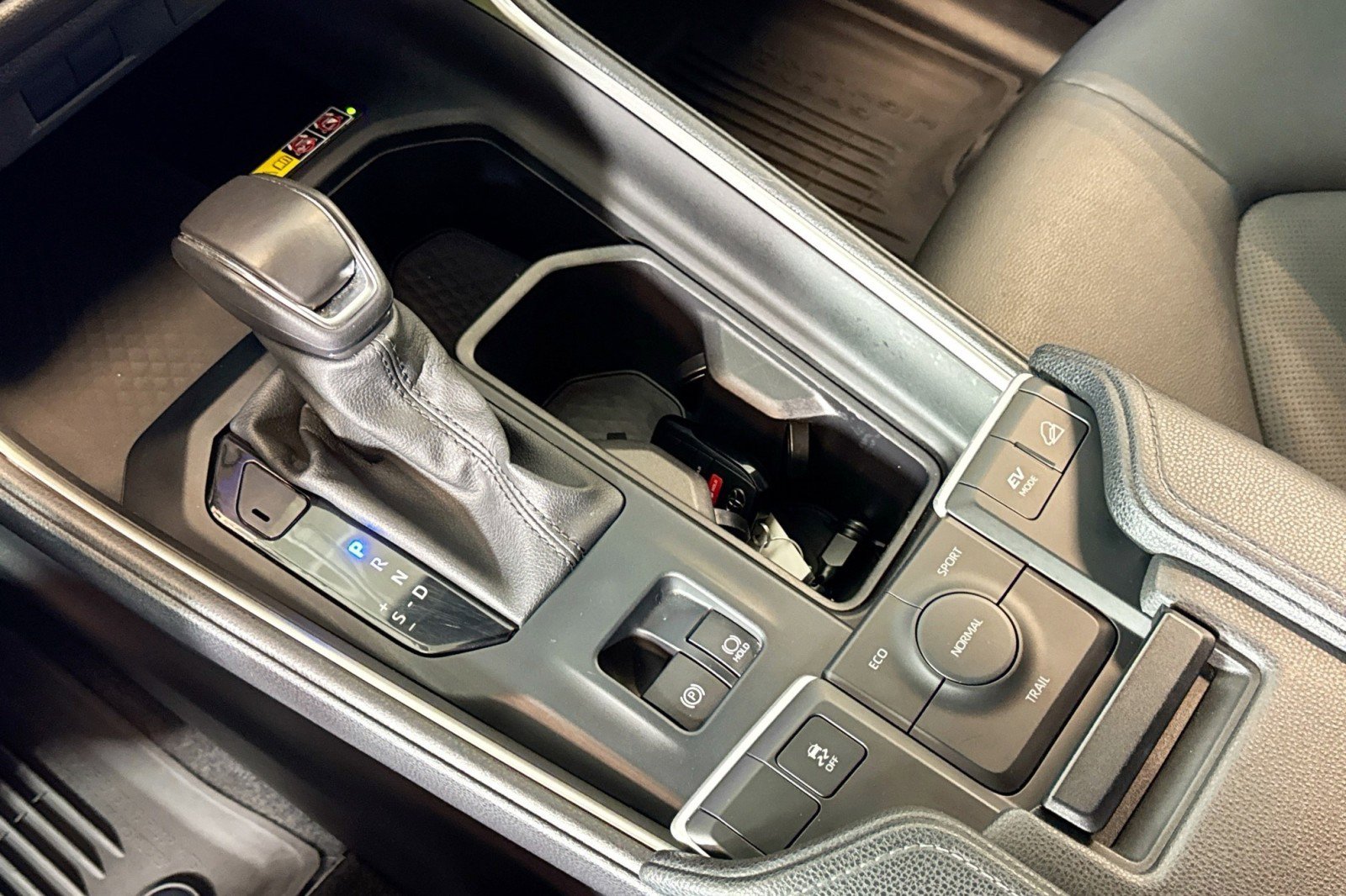 Used 2024 Toyota Grand Highlander AWD Hybrid image 16