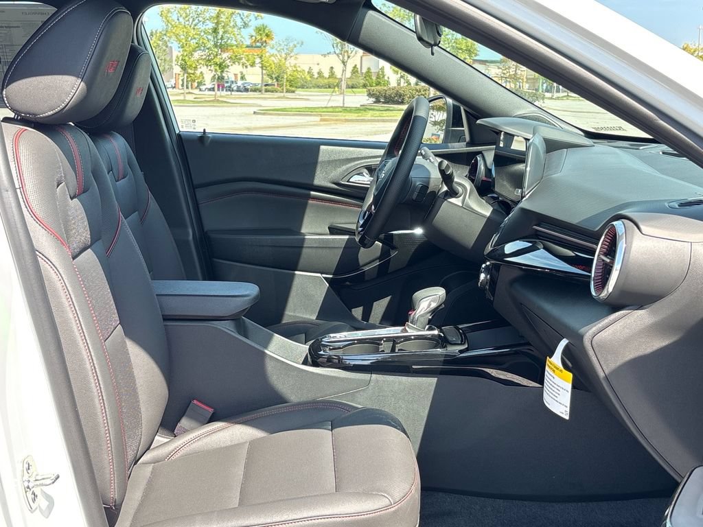 New 2026 Chevrolet Trax RS w/ Sunroof Package FWD image 8