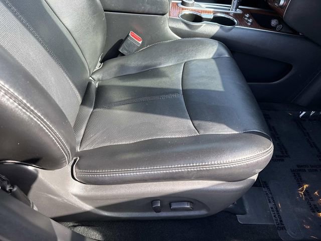 Used 2017 Nissan Pathfinder Platinum w/ Family Entertainment Package AWD/4WD image 10
