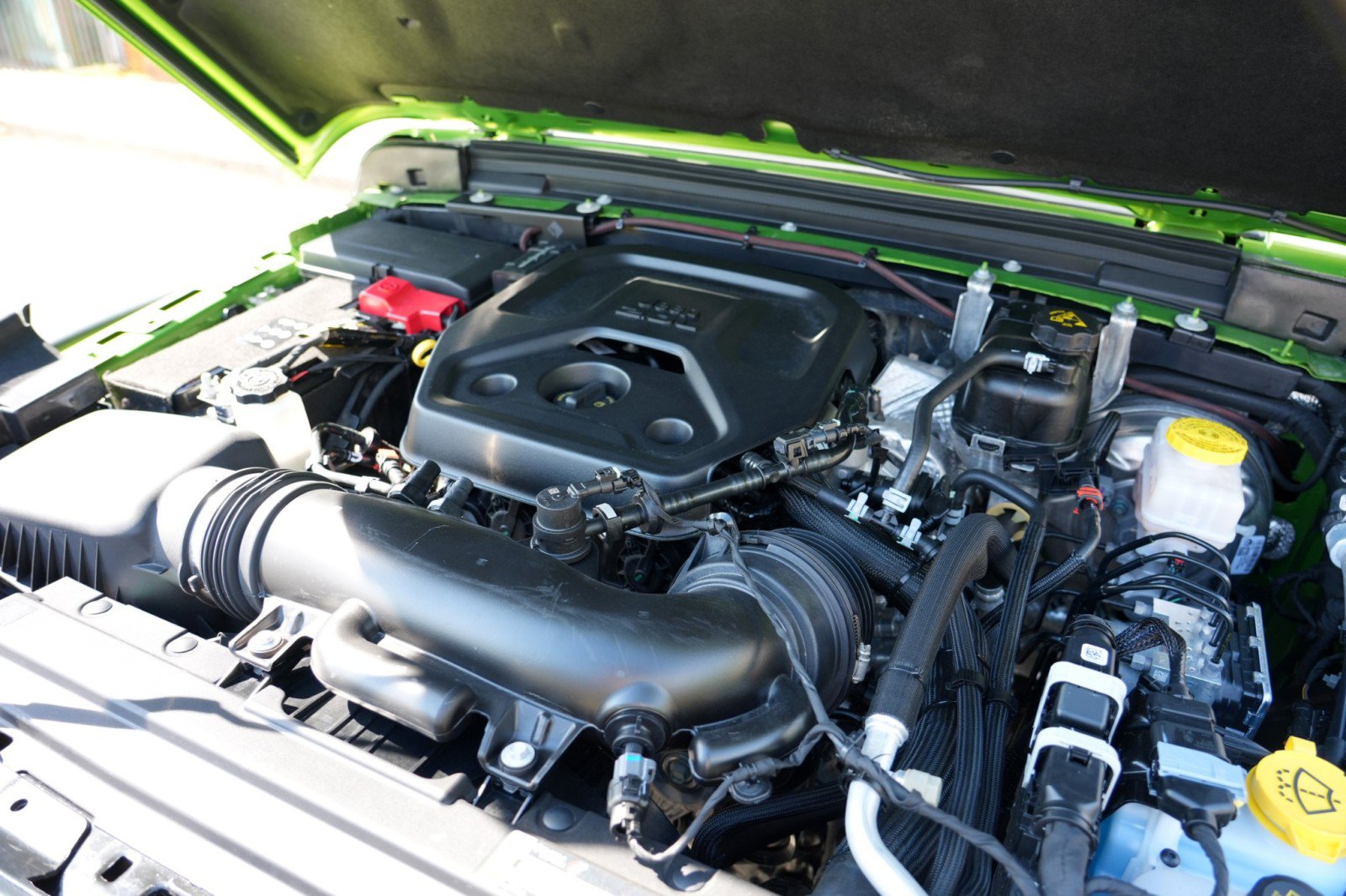 Used 2025 Jeep Wrangler Sport AWD/4WD image 8