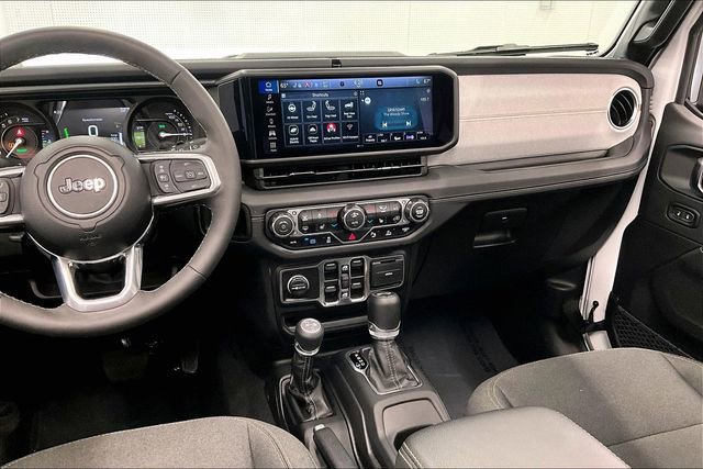 Used 2025 Jeep Wrangler Unlimited Sahara w/ Safety Group image 7