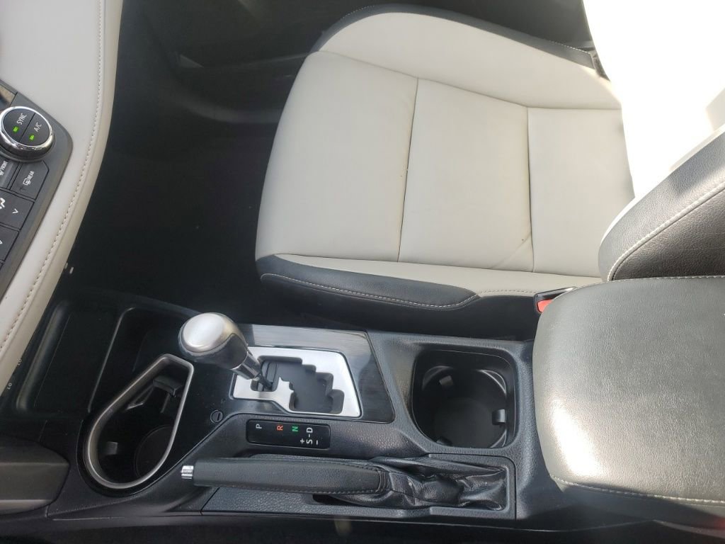 Used 2016 Toyota RAV4 Limited image 24