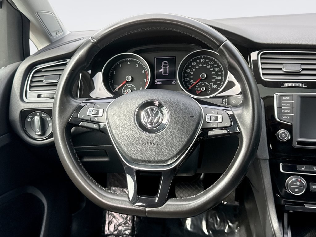 Used 2017 Volkswagen Golf SEL FWD image 11