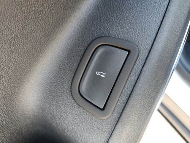 Used 2025 GMC Acadia Elevation image 34