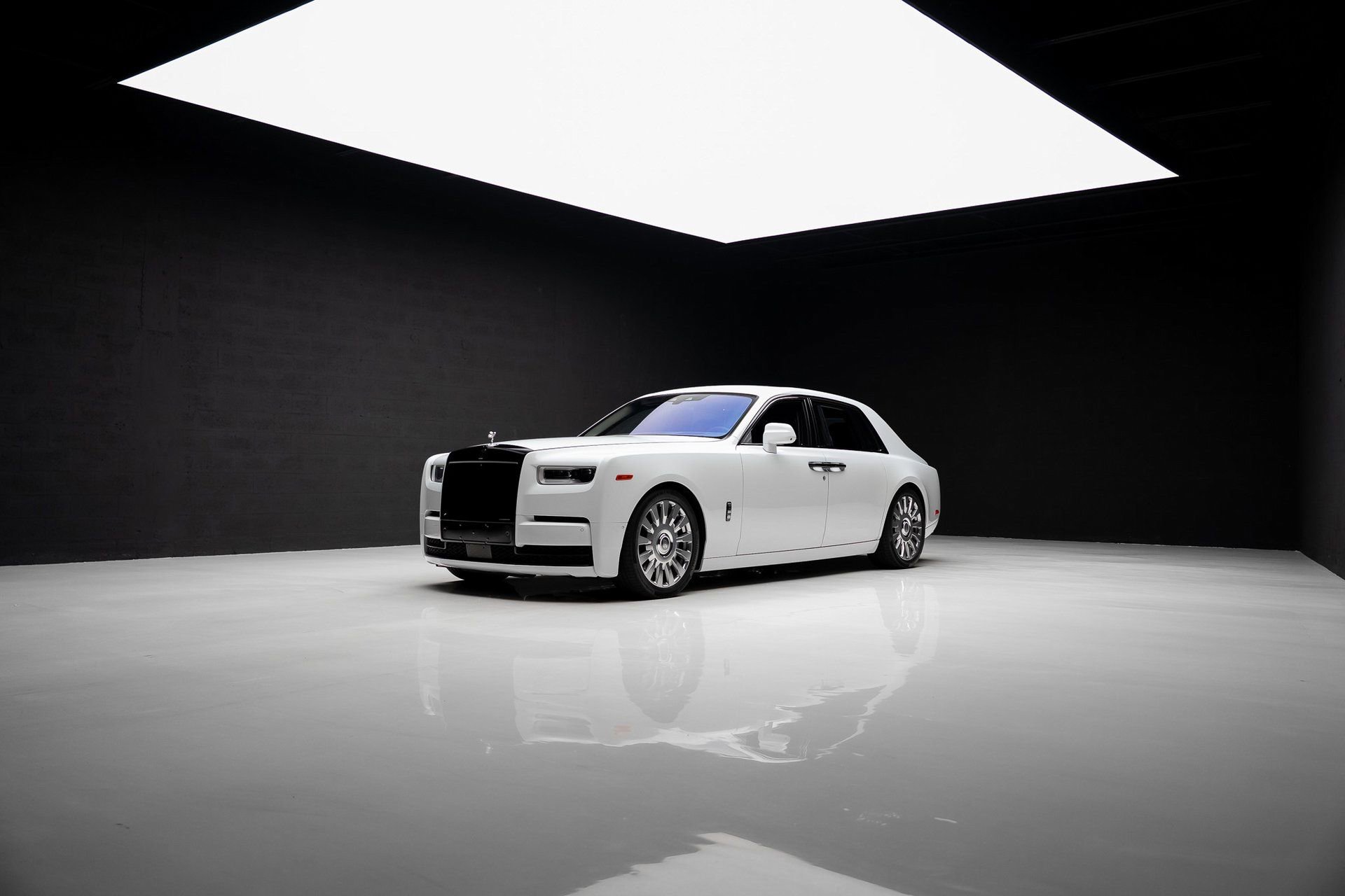 Used 2018 Rolls-Royce Phantom Sedan image 86